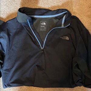 Men’s North Face quarter zip